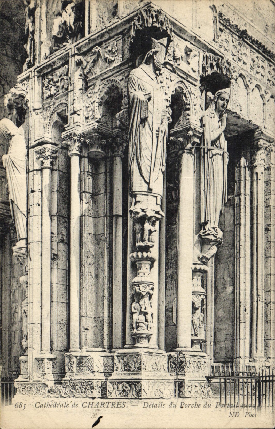 CPA Cathedrale de Chartres Details du porche du portail Nord