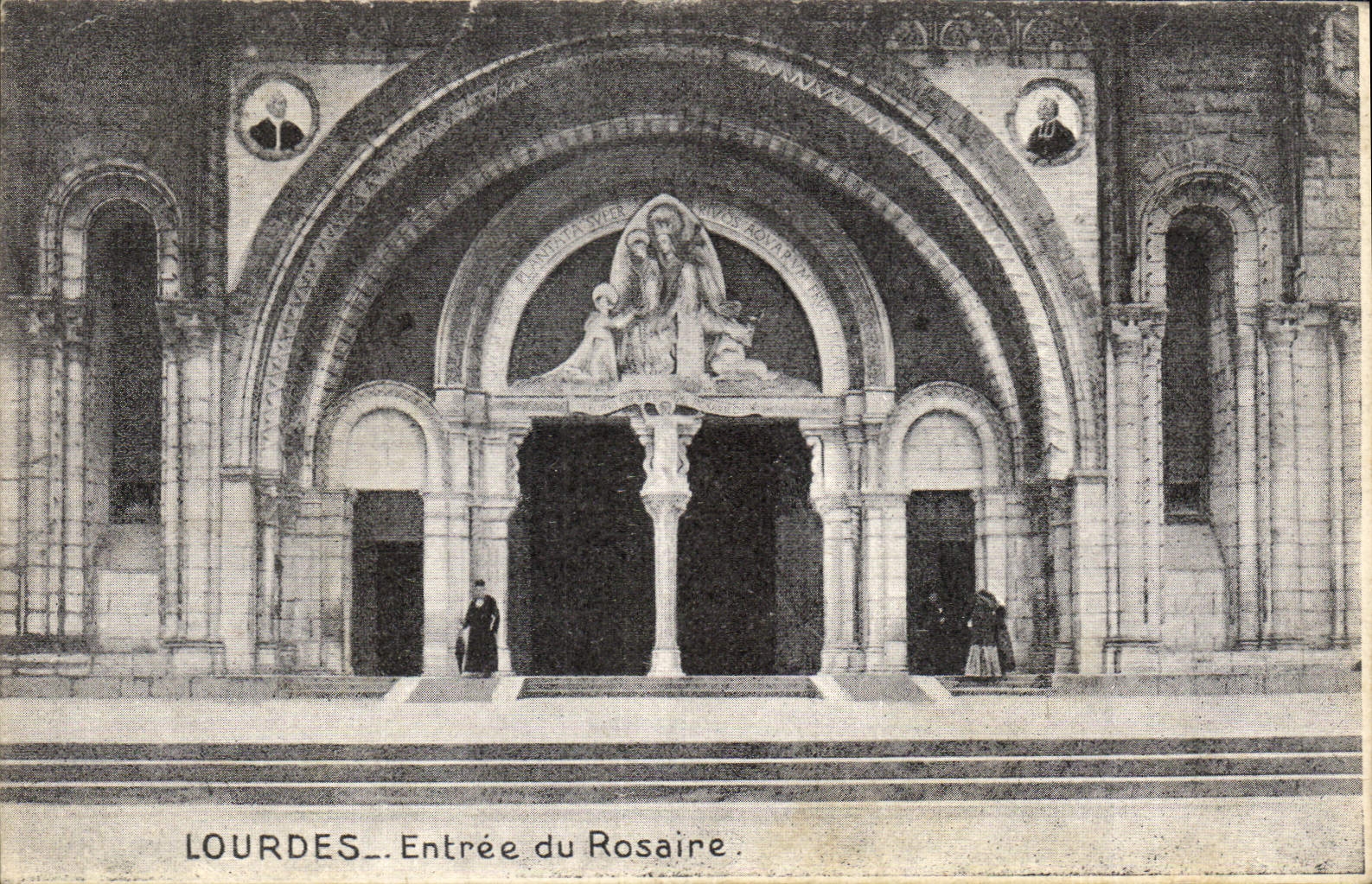 CPA Lourdes Entree du Rosaire 