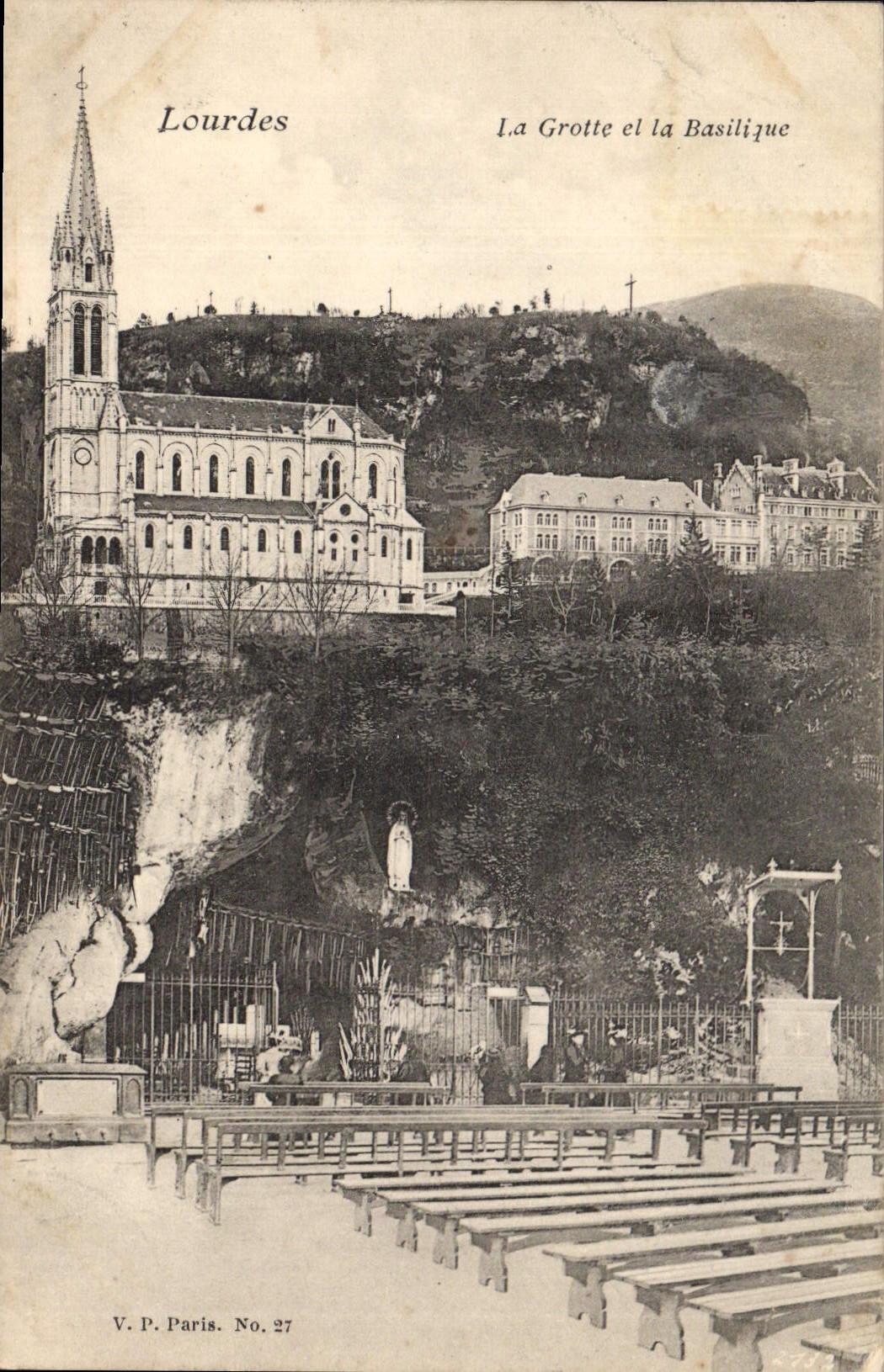 CPA Lourdes La Grotte et la Basilique 