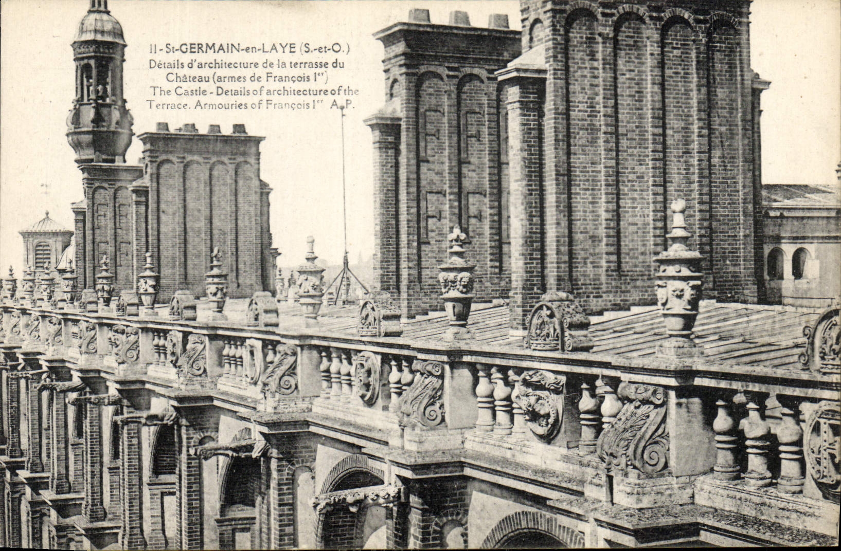 CPA St Germain en Laye Details d'architecture de la terrasse du Chateau 