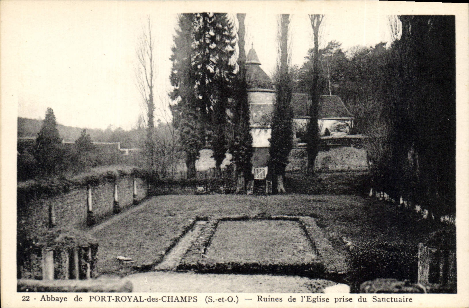 CPA Abbaye de Port Royal de Champs Ruines de l'Eglise prise du Sanctuaire