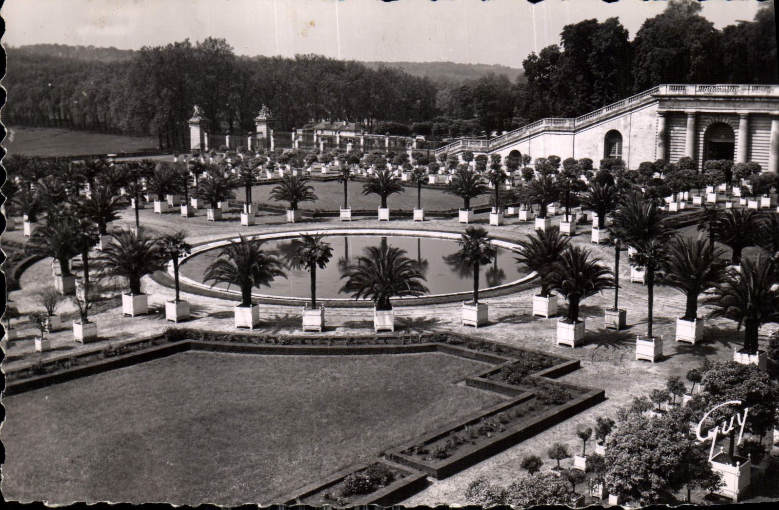 CPA Les jardins du chateau L'orangerie et son bassin 