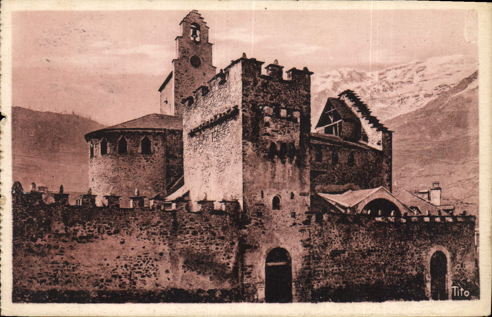 CPA Les Beaux de France Les Pyrences Luz Saint Sauveur Eglise des Templiers