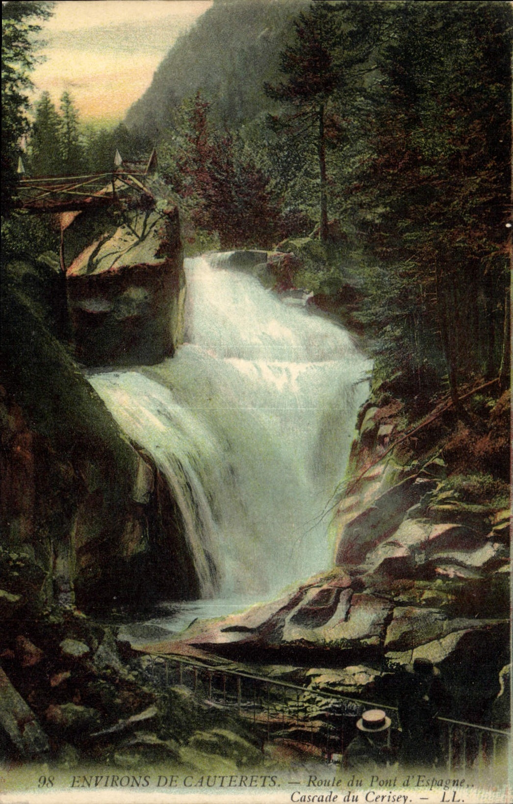 CPA Environs de Cauterets Route du Pont d'Espagne Cascade du Cerisey 