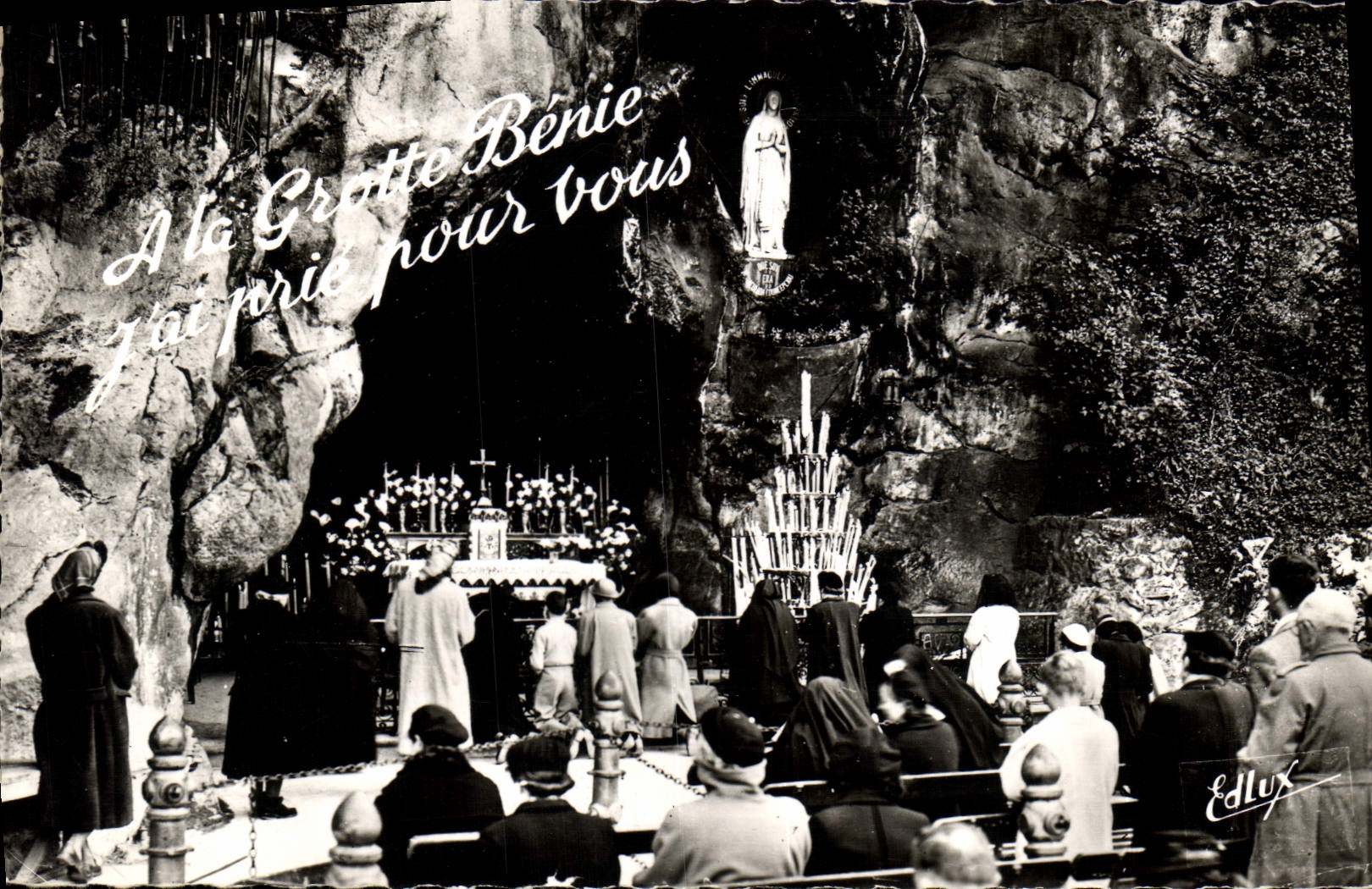 CPA Lourdes La Grotte Miraculeuse 
