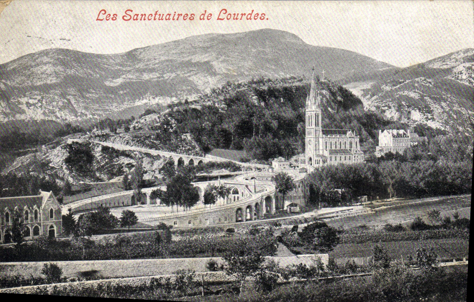 CPA Les Sanctuaires de Lourdes 