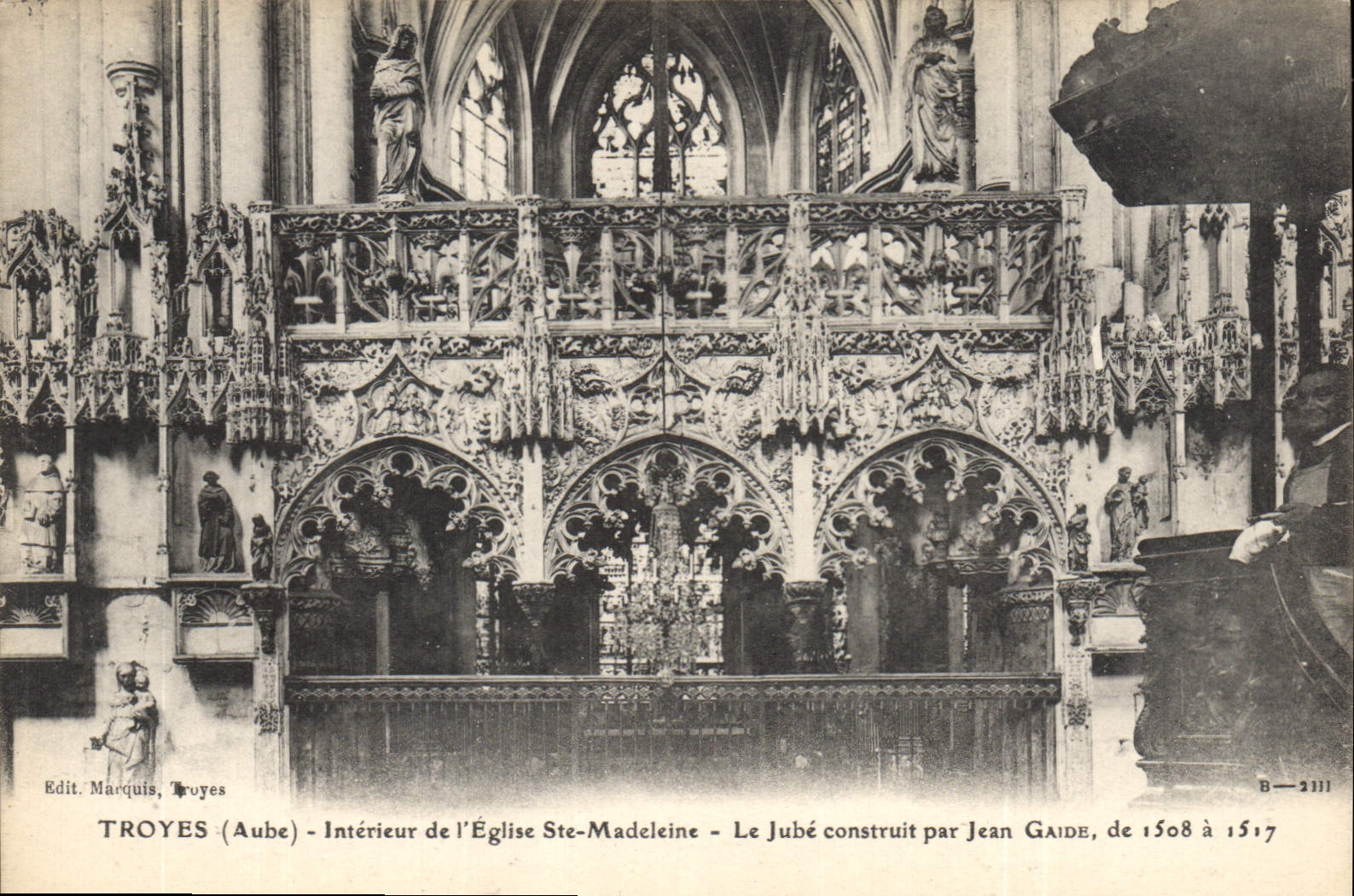 CPA Troyes Aube Interieur de l'Eglise Ste Madeleine