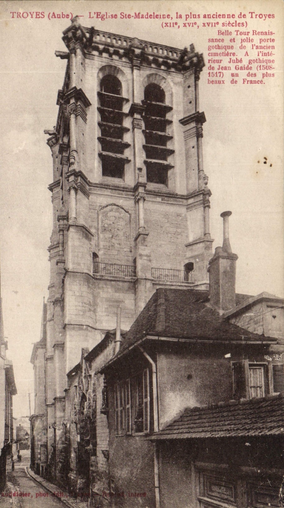 CPA Troyes Aube L'Eglise Sta Madeline La plus ancienne de Troyes