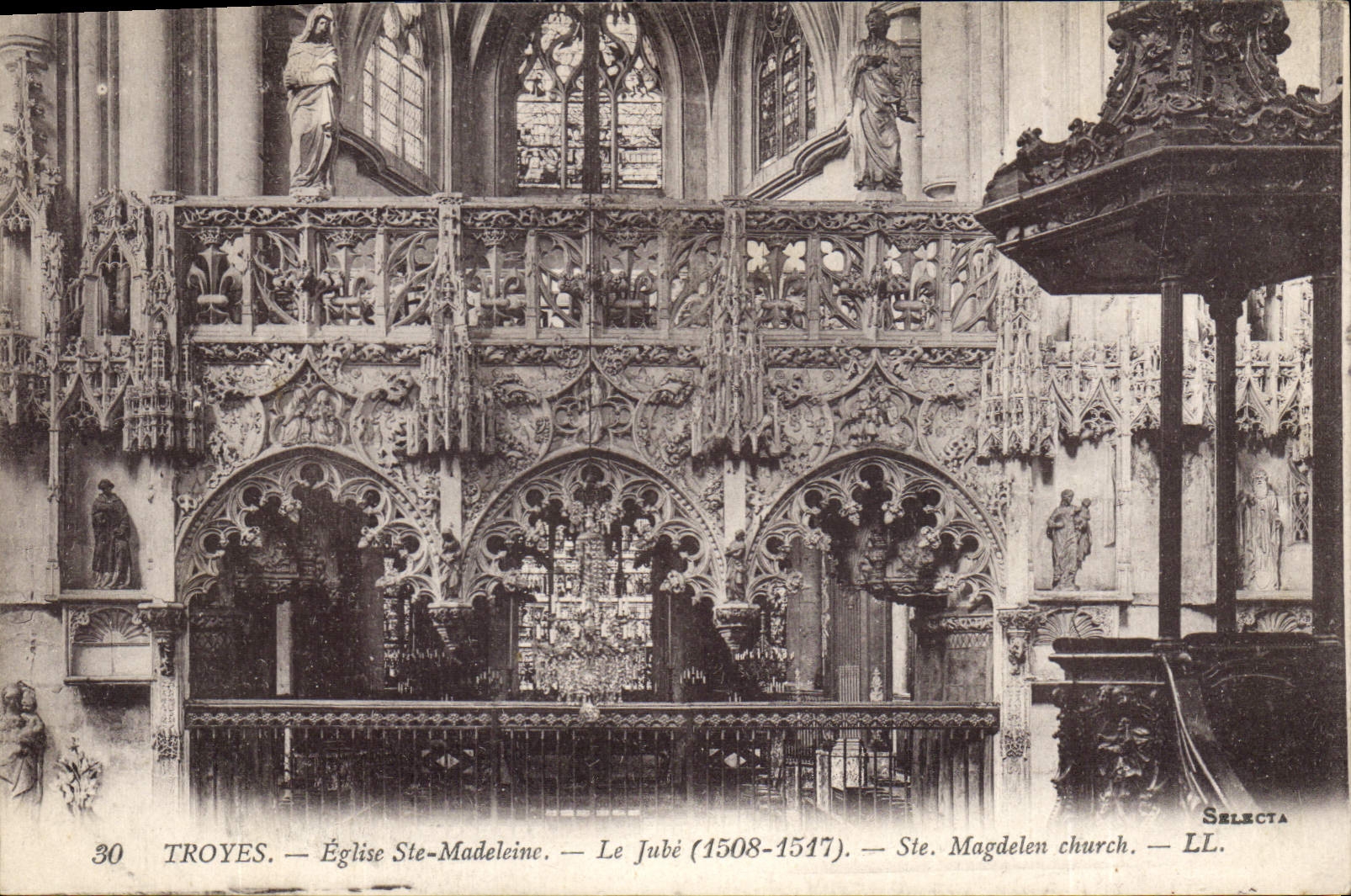 CPA Troyes Eglise Sta Madeleine Le Jube 