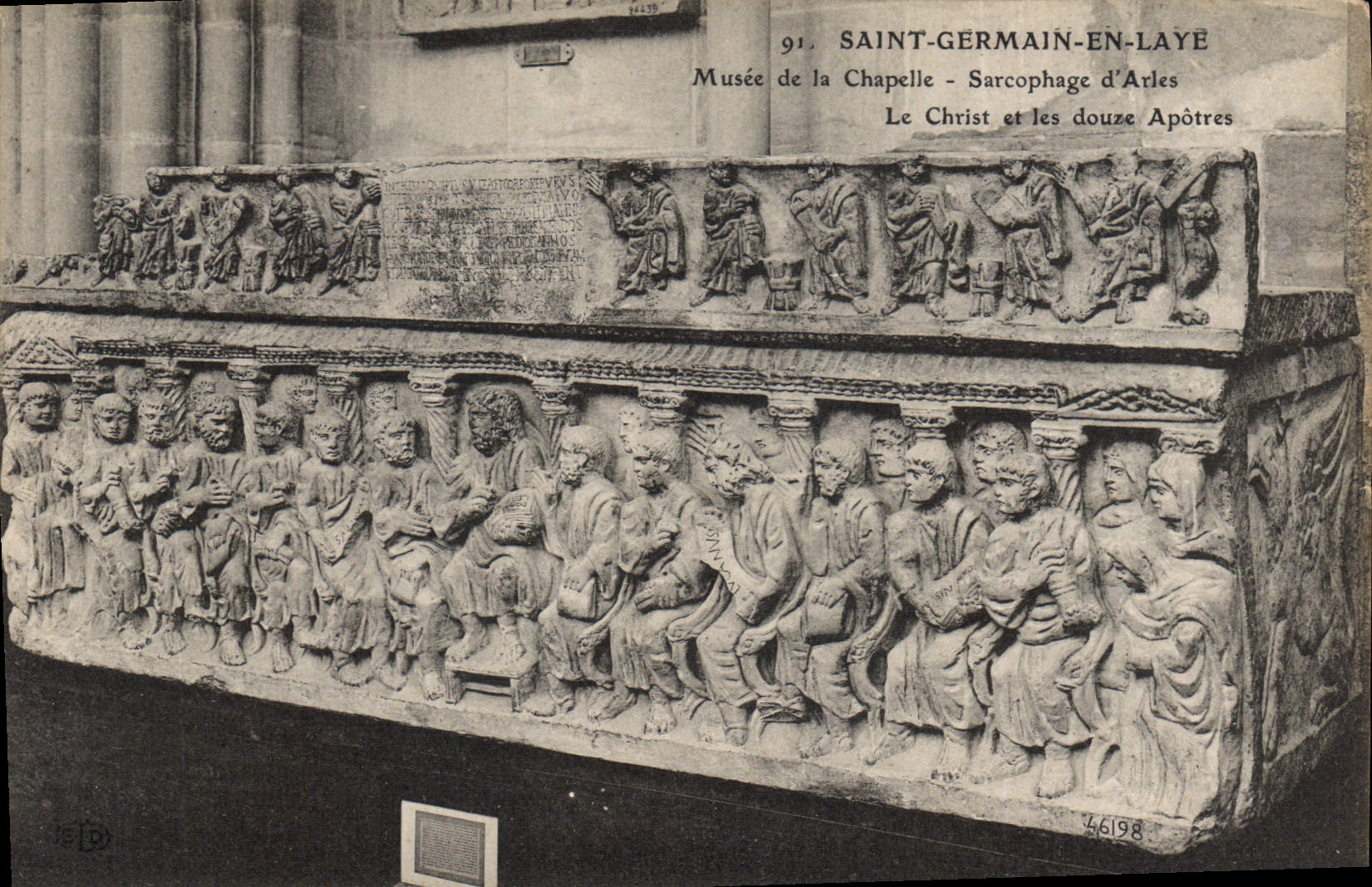 CPA Saint Germain en Laye Musee de la Chapelle Sarcophage d'Arles