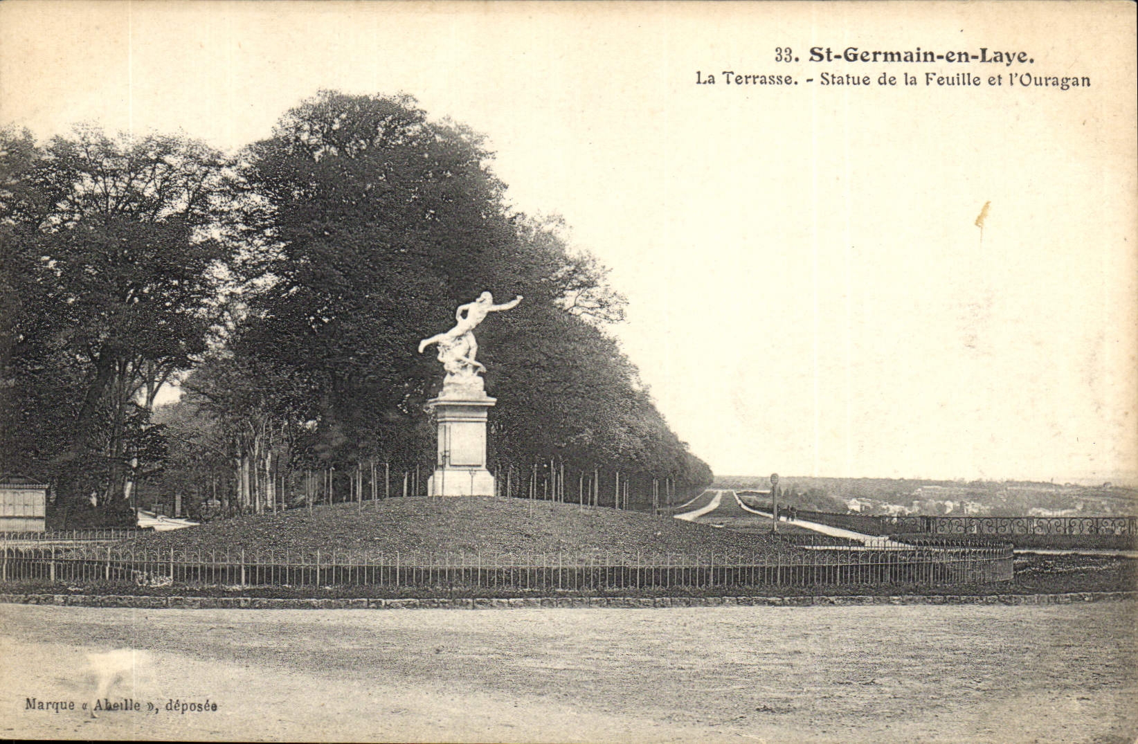 CPA St Germain en Laye La Terrasse Statue de la Feuille et Ouragan 