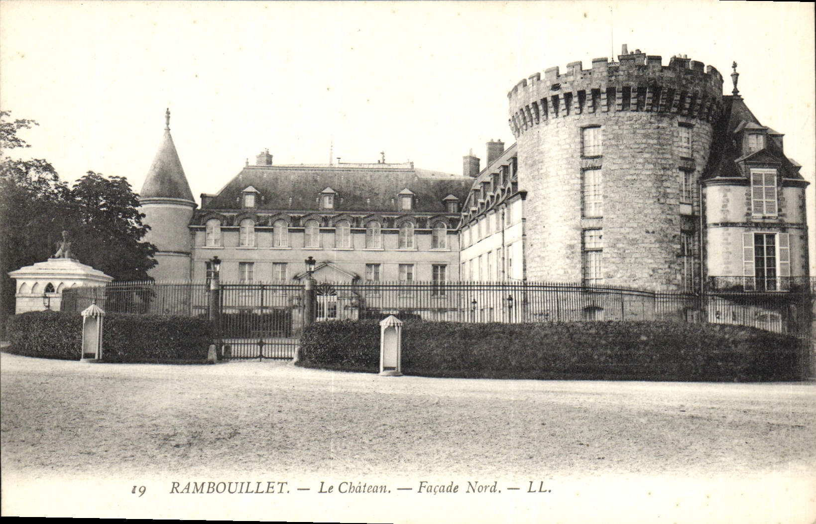 CPA Rambouillet Le Chateau Facade Nord