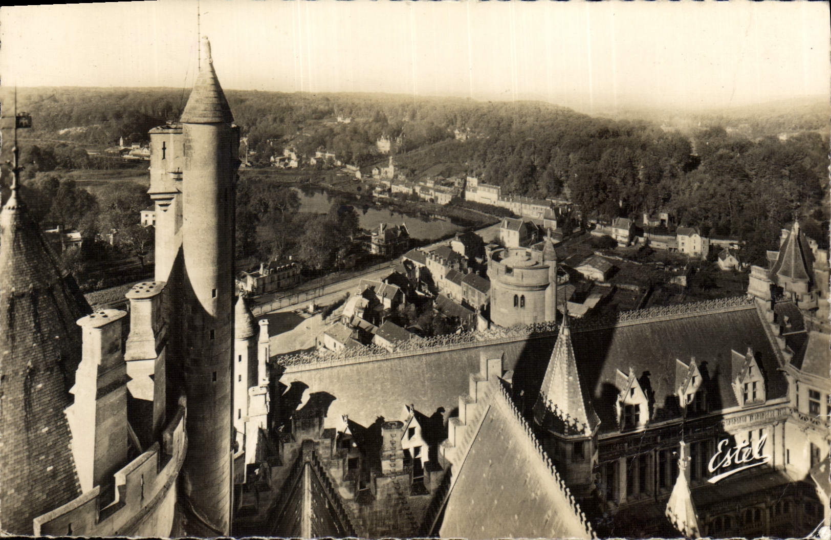 CPM Chateau de Pierrefonds Tour de Guet