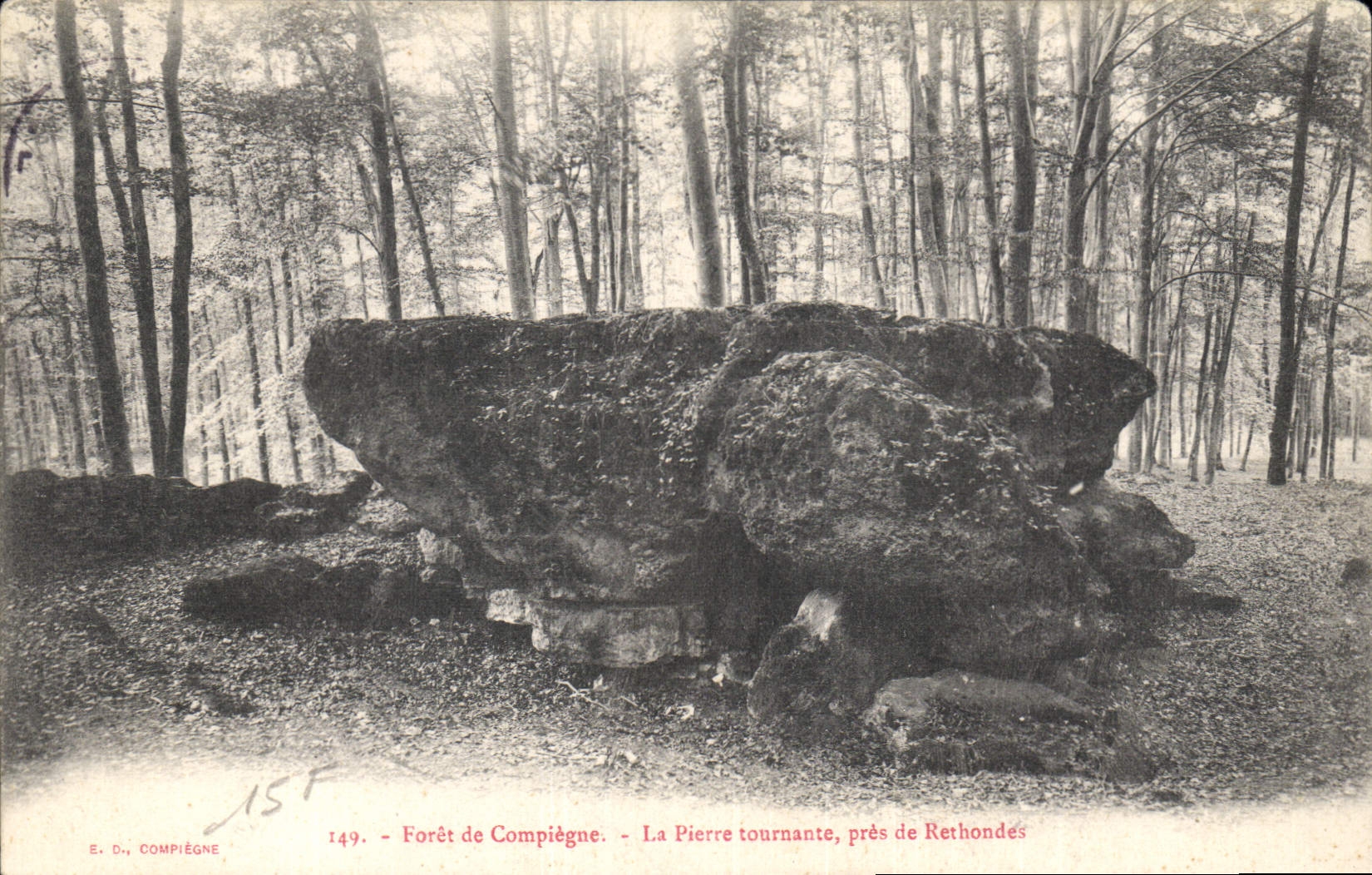 CPA Foret de Compiegne La Pierre tournante pres de Rethondes 