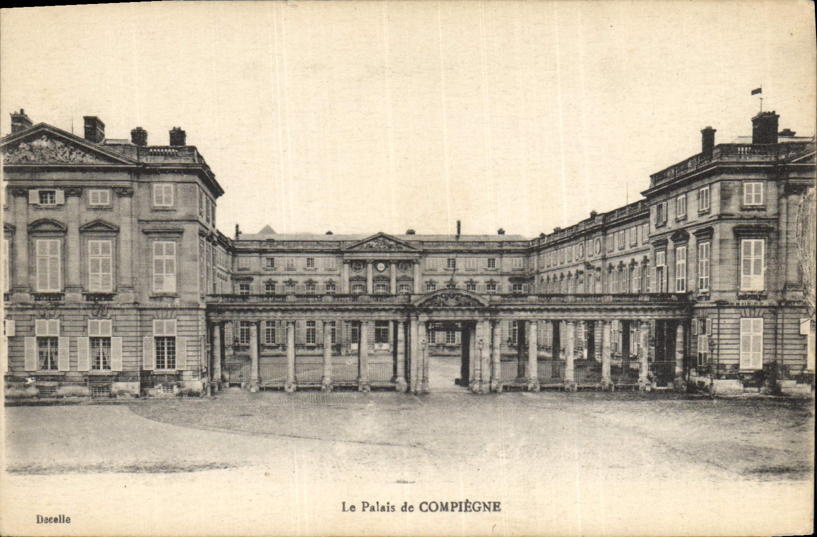 CPA Le Palais de Compiegne 