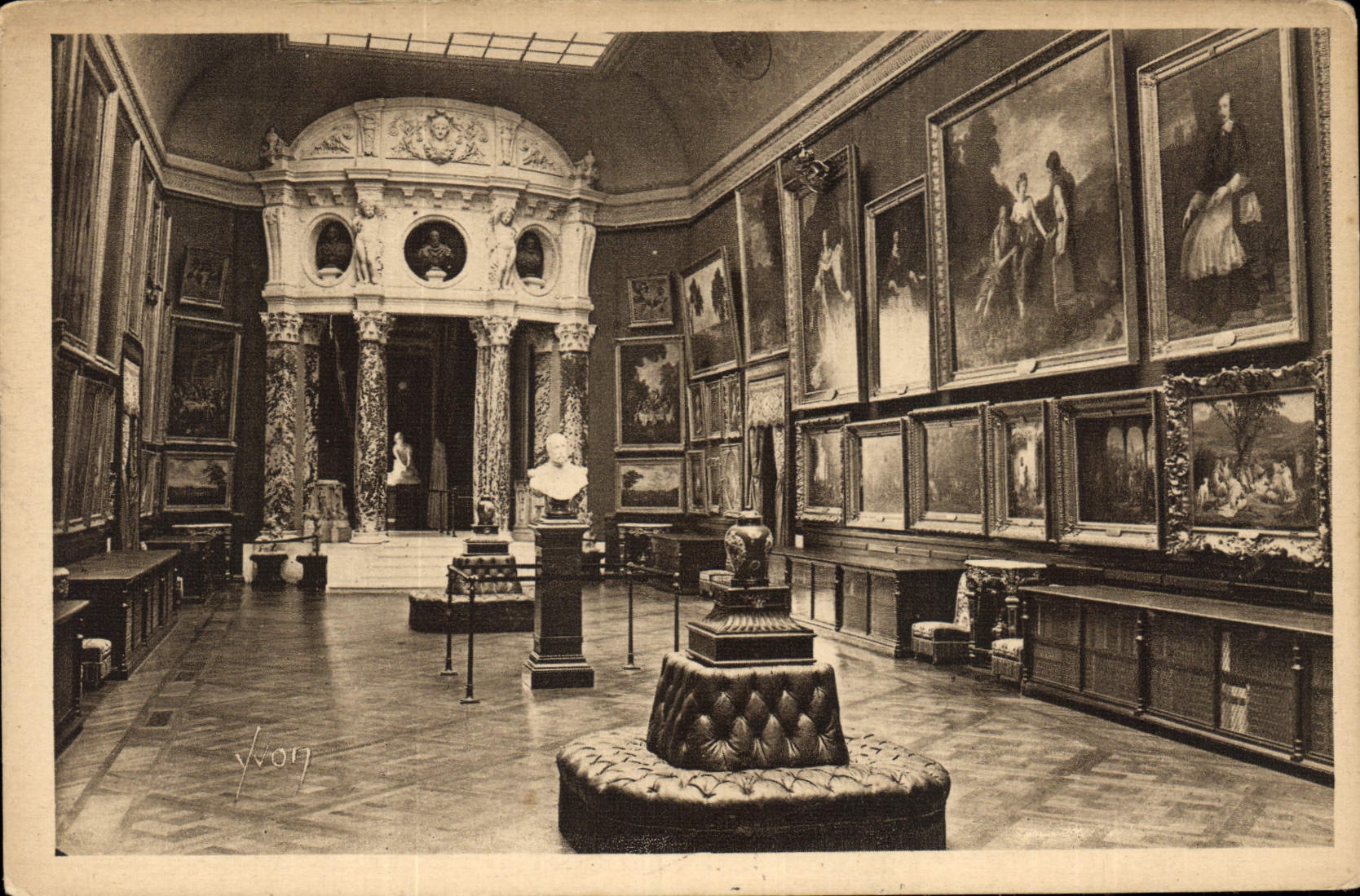 CPA La Douce France Chateau de Chantilly La Galerie des Peintures 