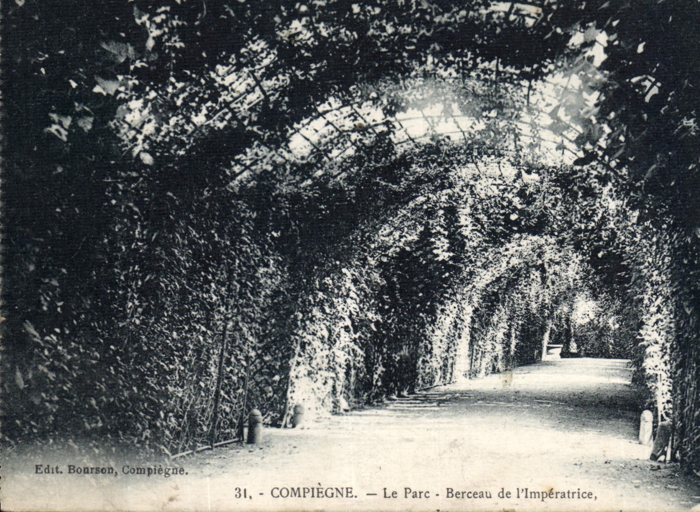CPA Compiegne Le Parc Berceau de l'Imperatrice 