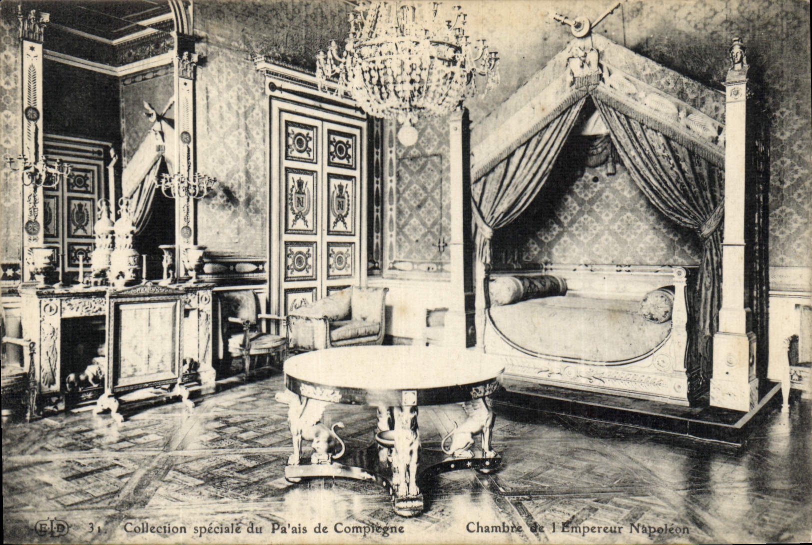 CPA Collection speciate du Palais de Compiegne Chambre de l'Empereur Napoleon