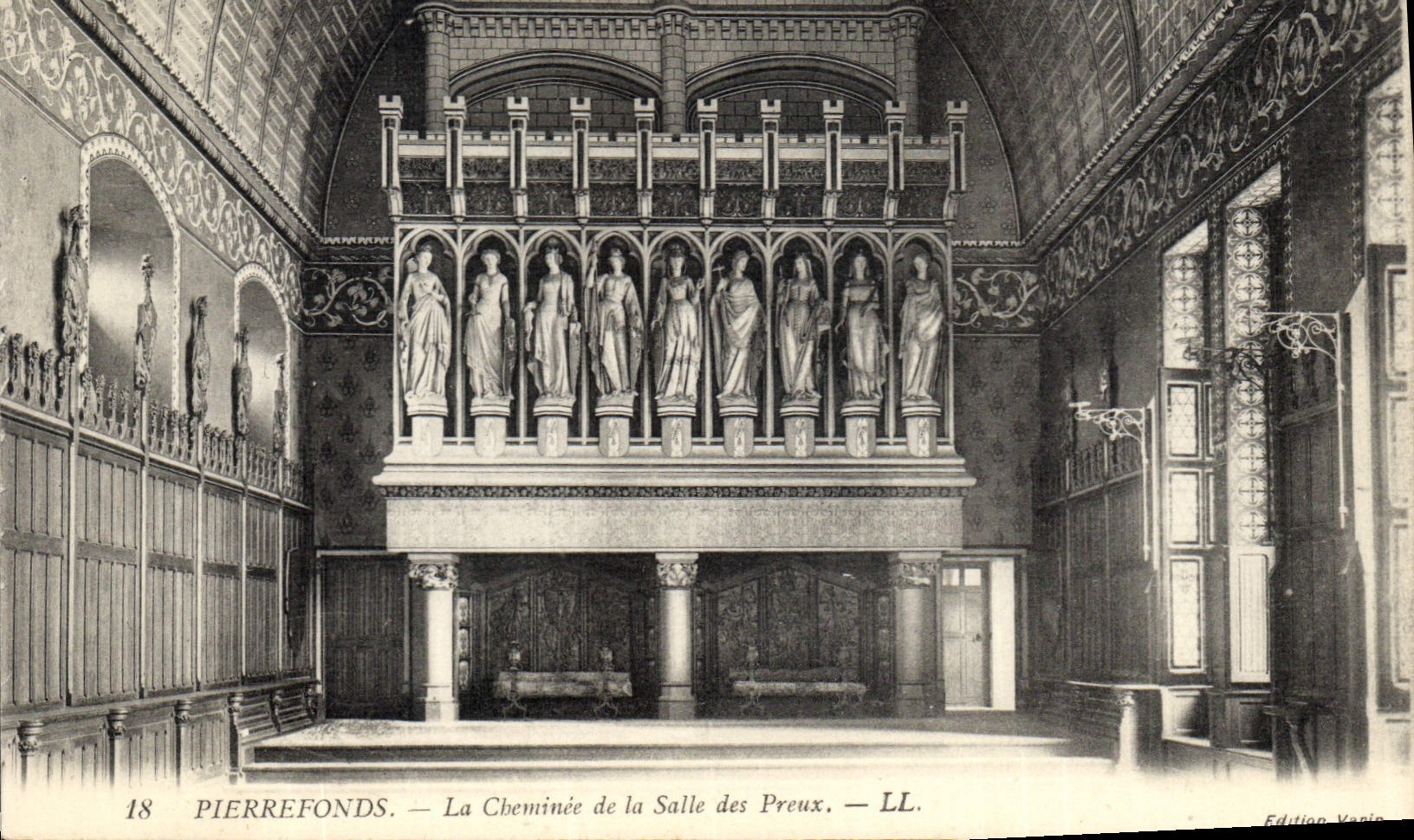 CPA Pierrefonds La Chateau de la Salle des Preux 
