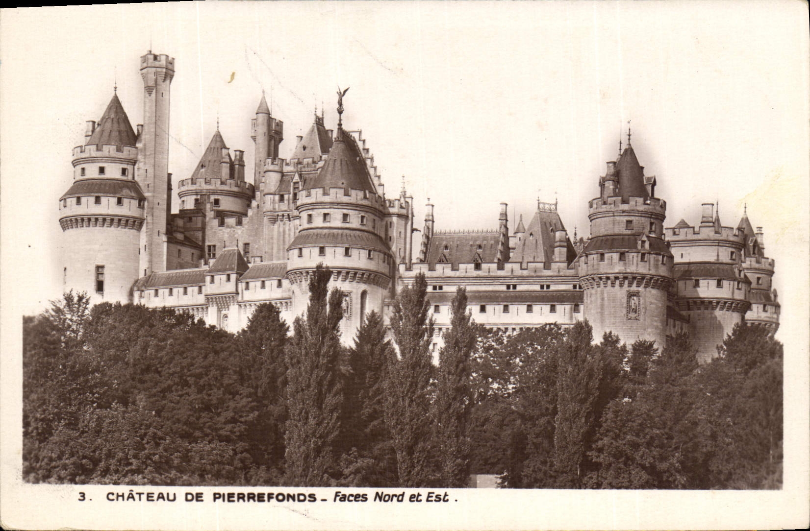 CPA Chateau de Pierrefonds Faces Nord Est 