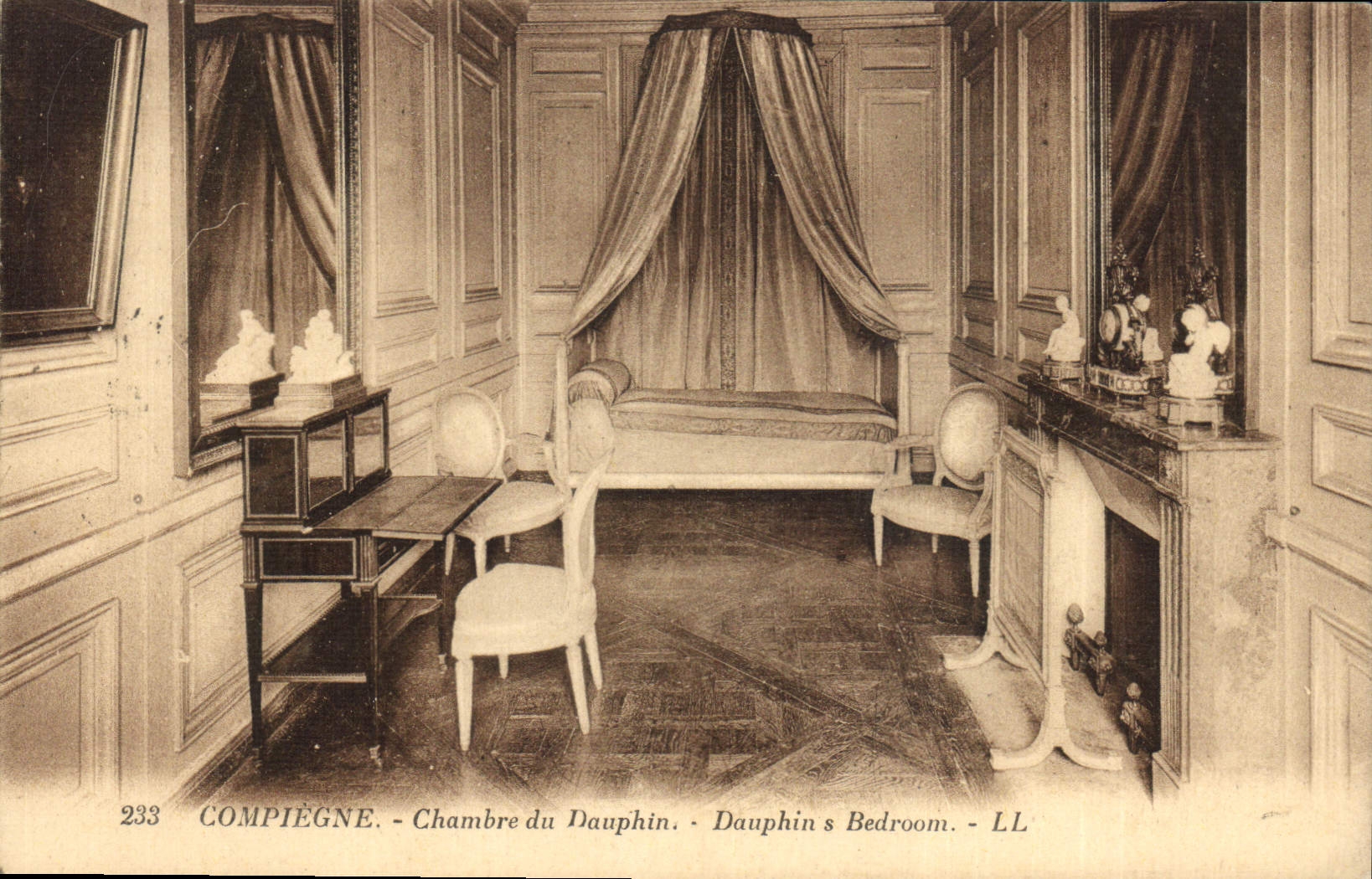 CPA Compiegne Chambre de Dauphine 