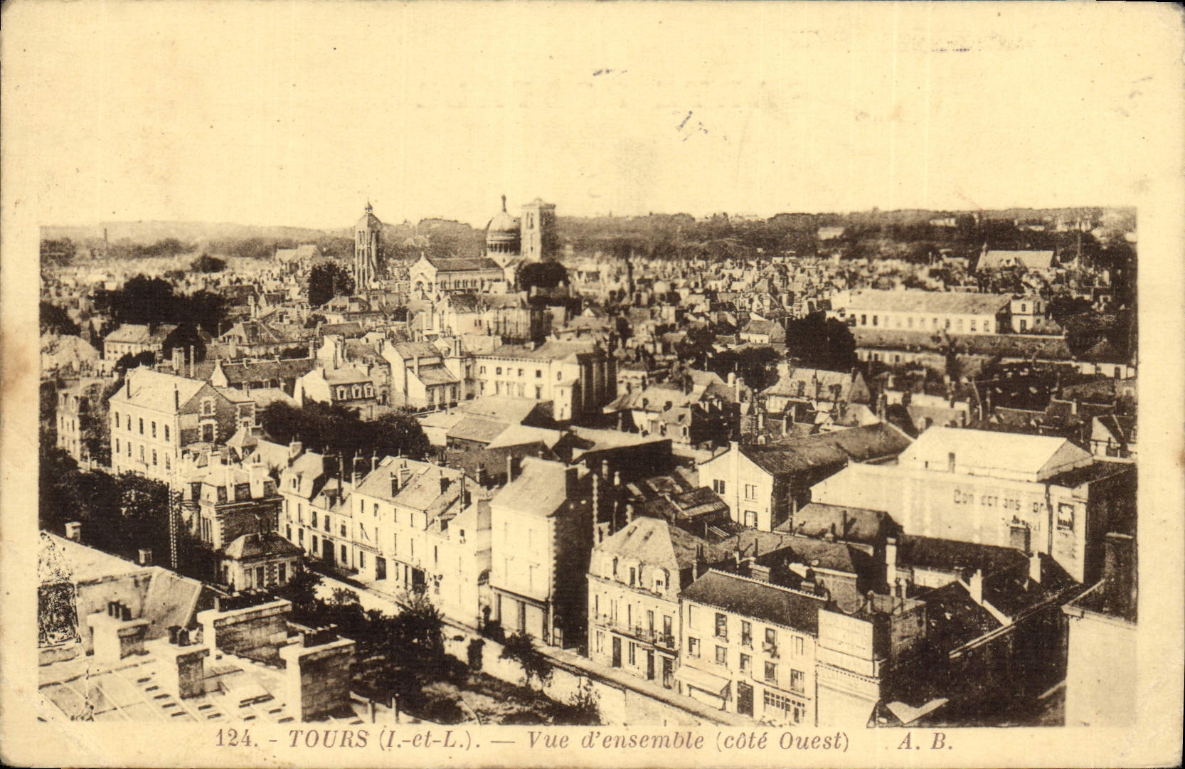 CPA Tours vue d'ensemble cote Ouest 