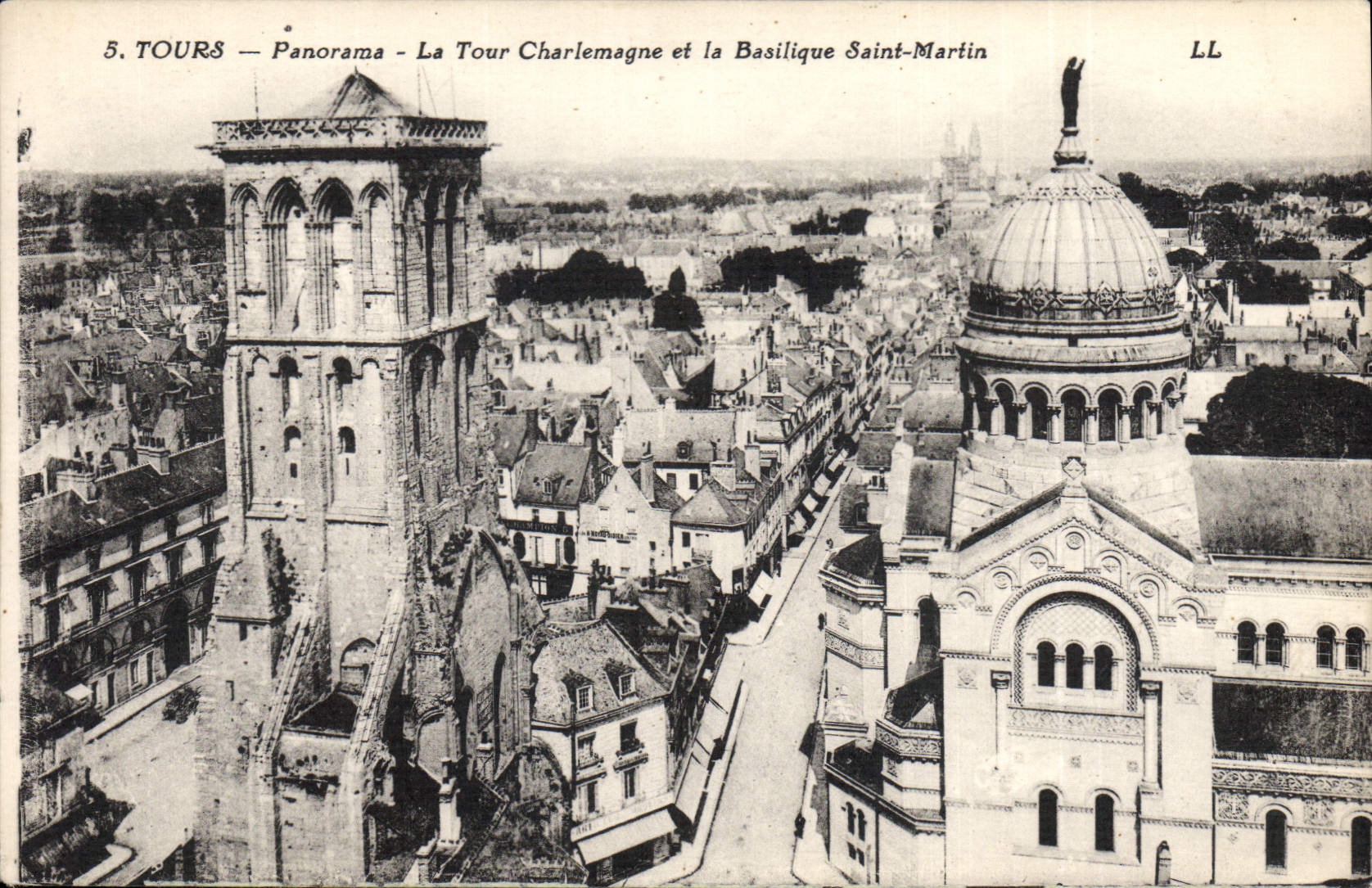 CPA Tours Panorama La Tour Charlemagne et la Saint Martin 