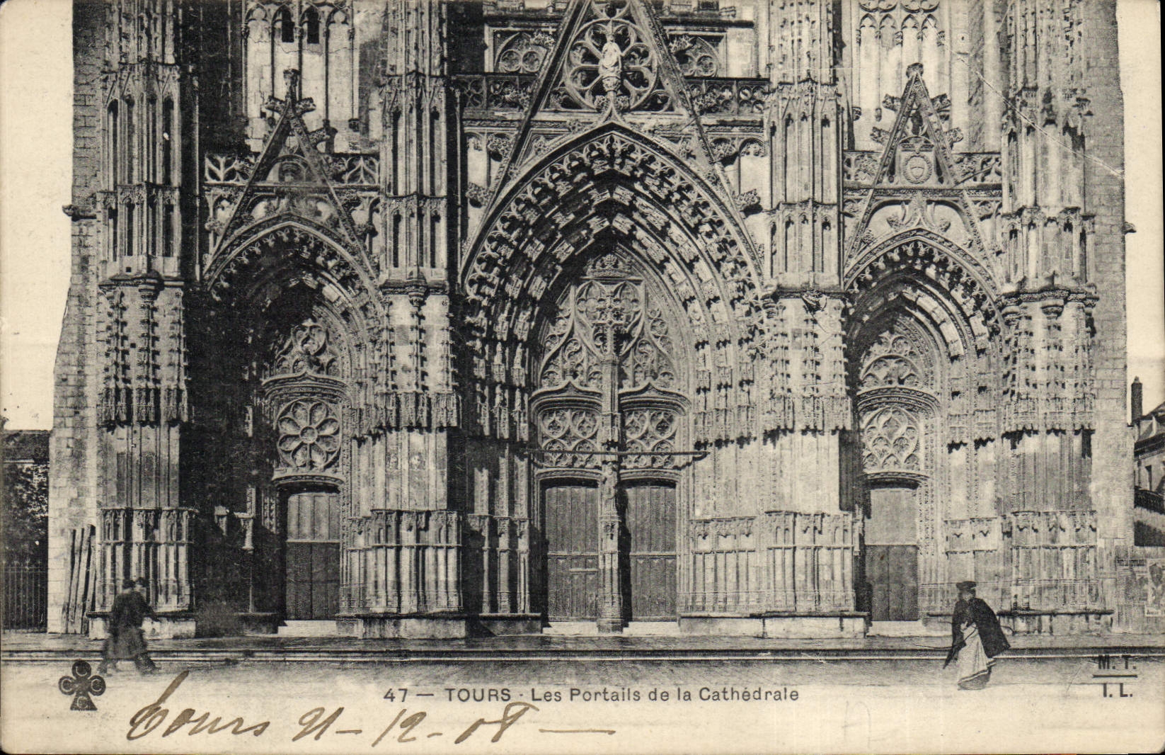 CPA Tours Les Portails de la Cathedrale 
