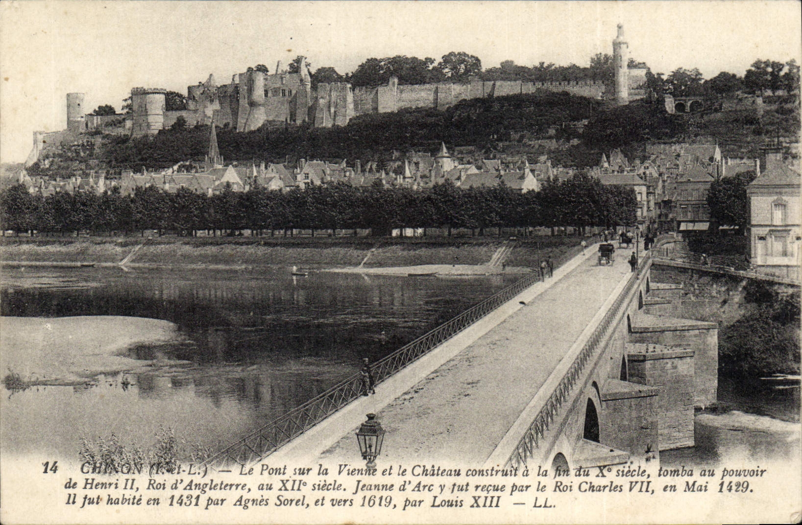 CPA Chinon Le Pont sur la Vienne et le Chateau construit a la fin du X siecle 