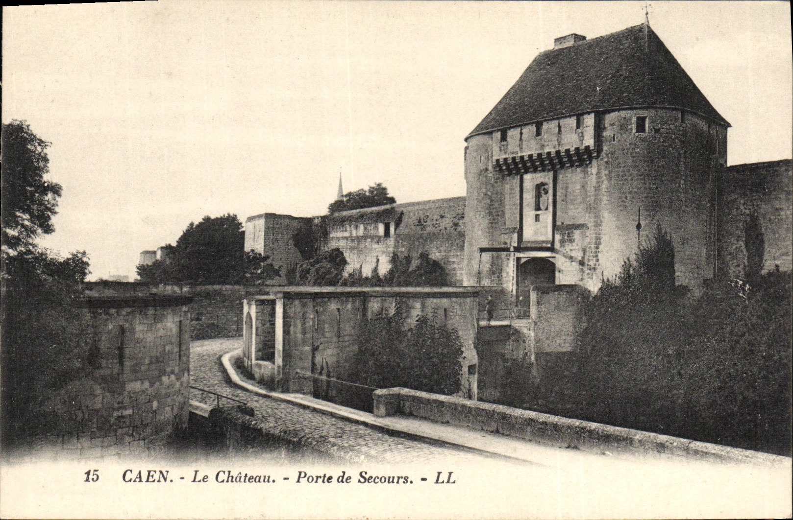 CPA Caen Le Chateau Porte de Secours 