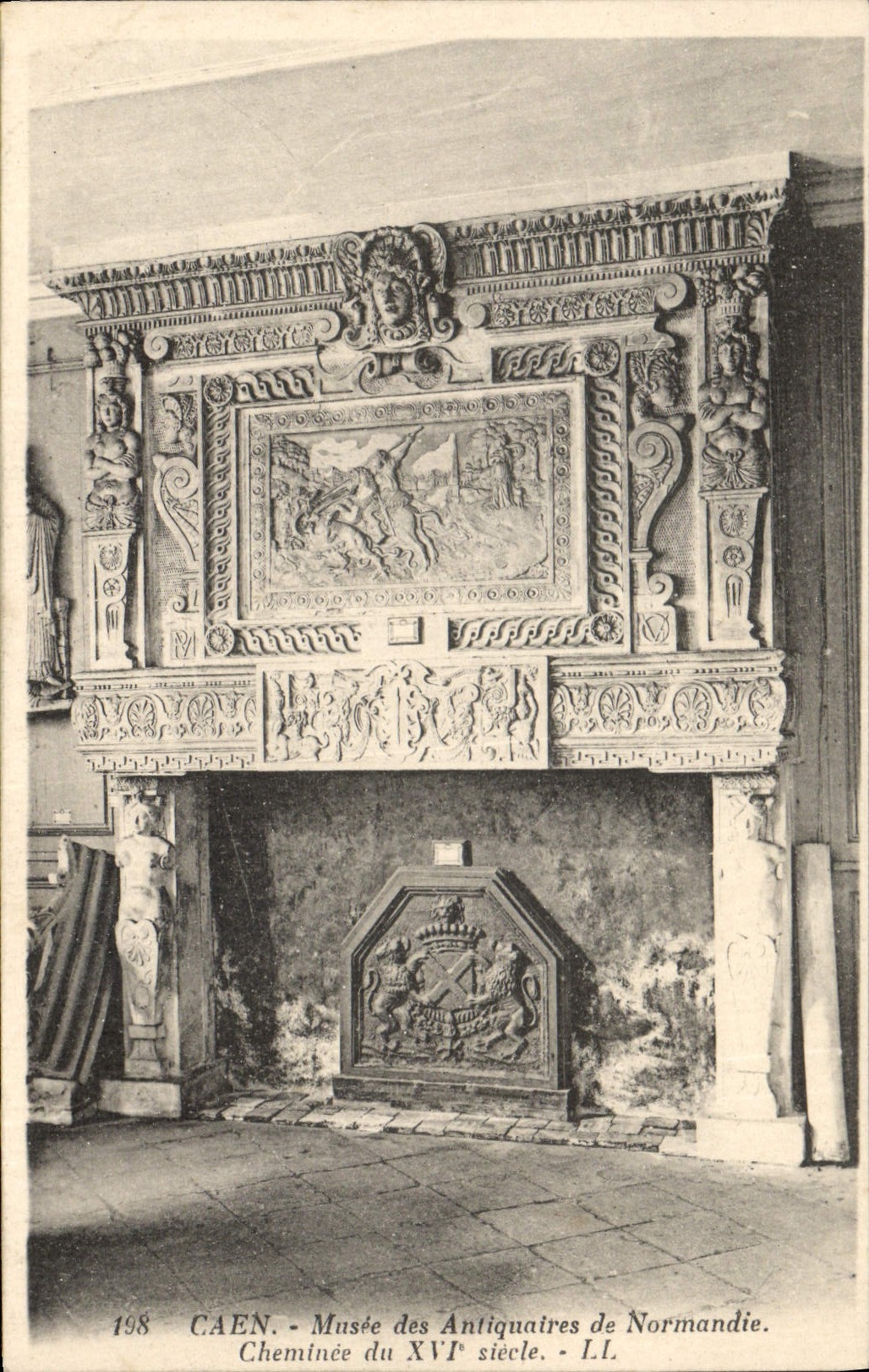 CPA Caen Musee des Antiquatres de Normandie Cheminee