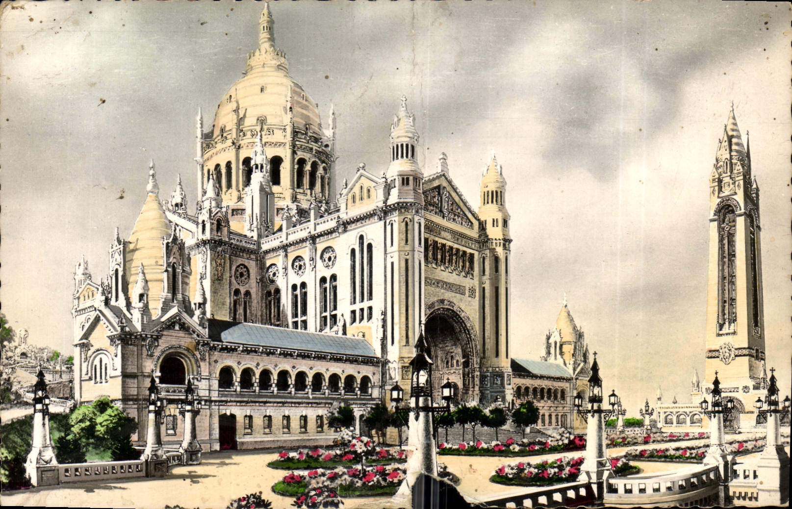 CPA La Basilique de Lisieux Panorama general