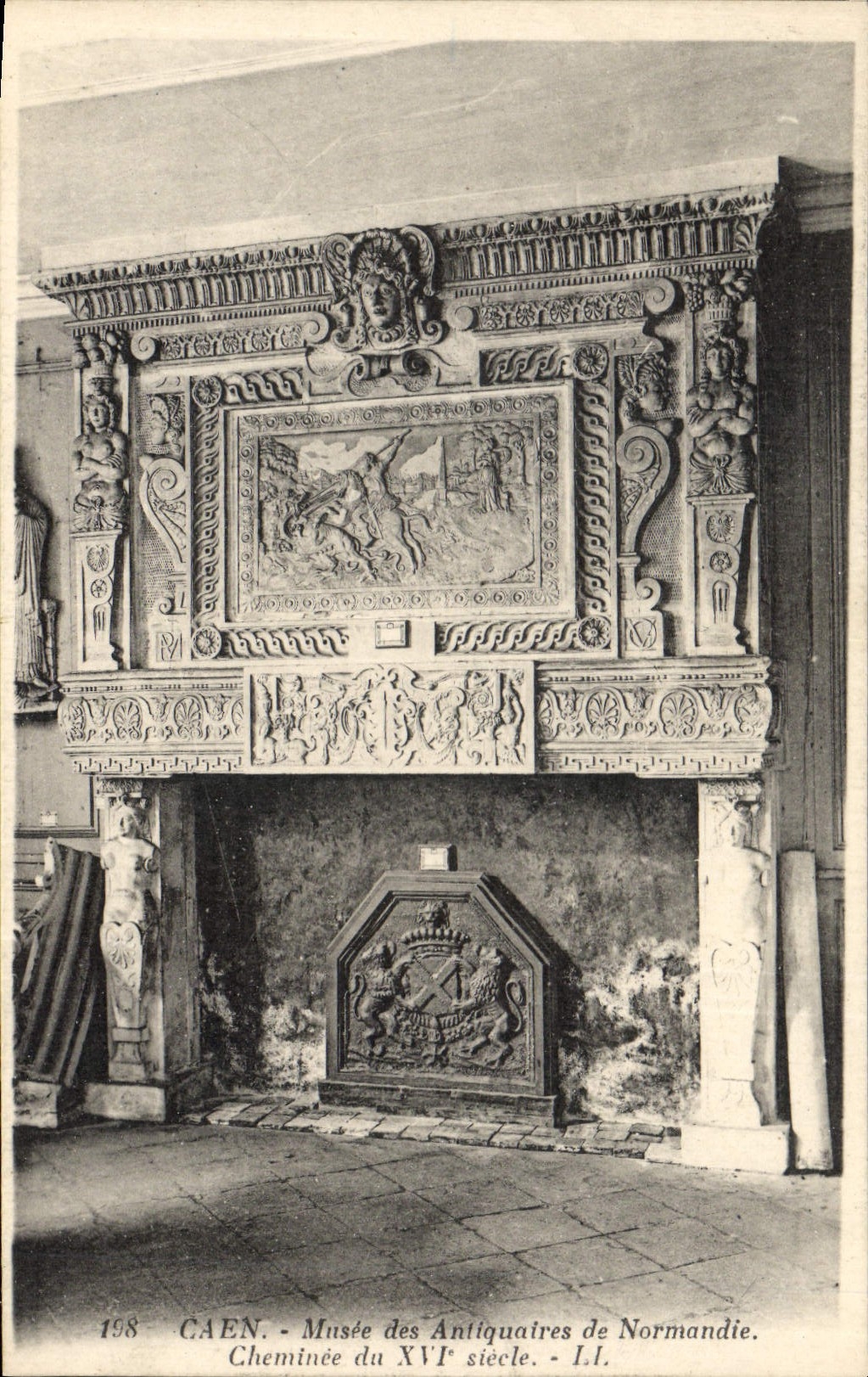 CPA Caen Musee des Antiquaires de Normandie Cheminee