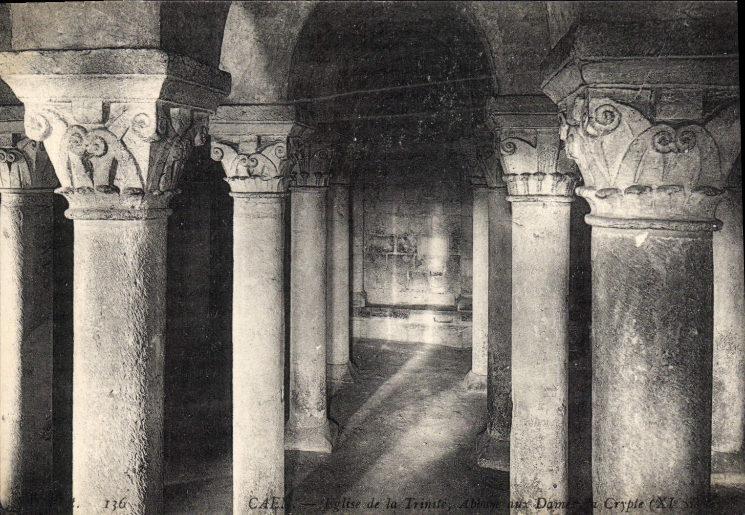 CPA Caen Eglise de la Trinite 