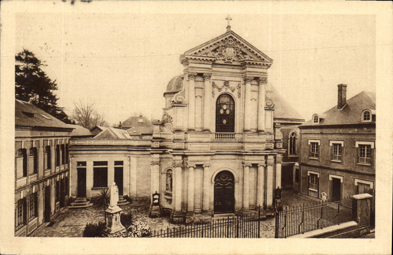 CPA La Chapelle des Carmelities de Lisieux 
