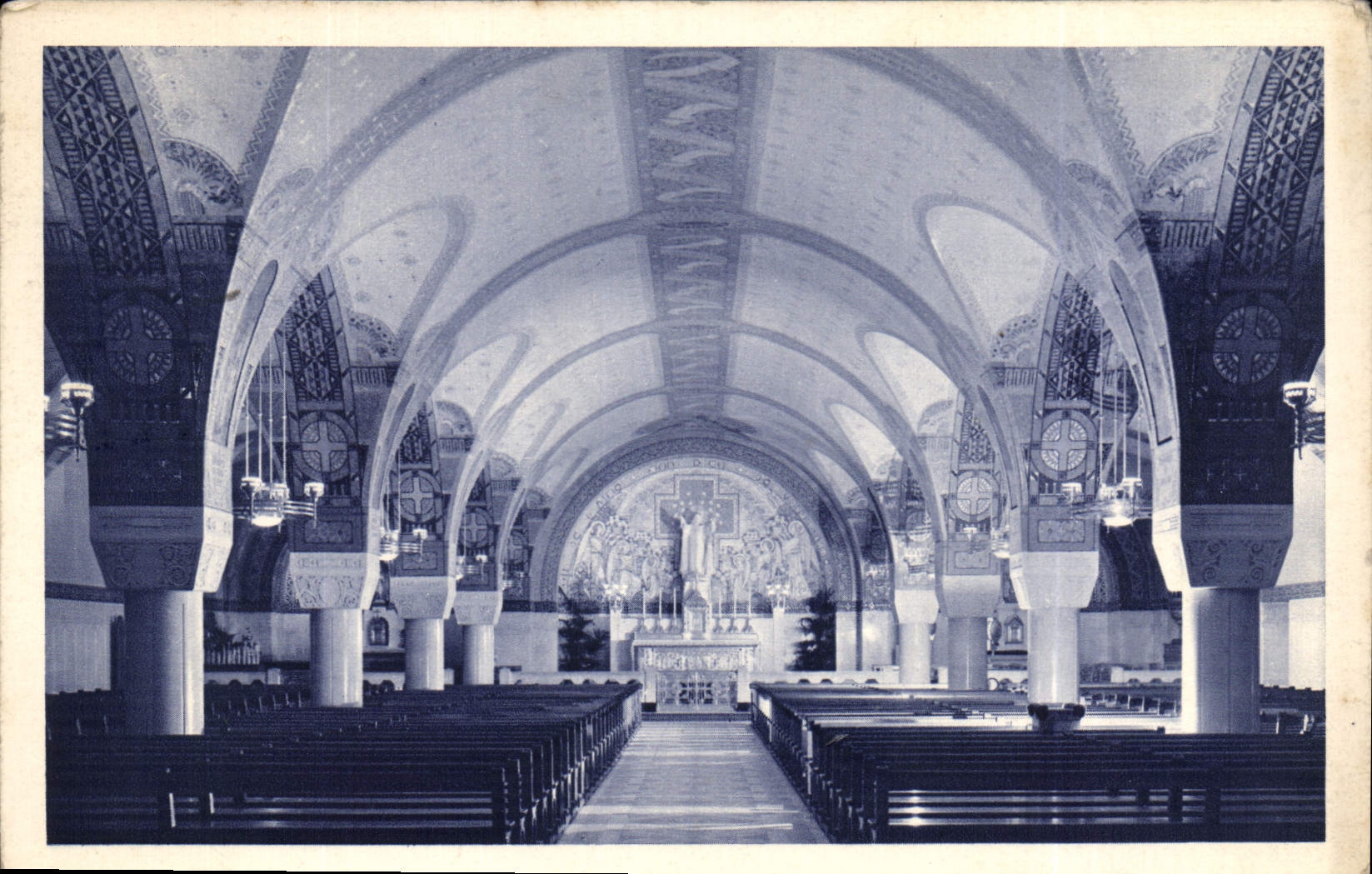 CPA La Basilique de Lisieux La Crypte Vue Generale 