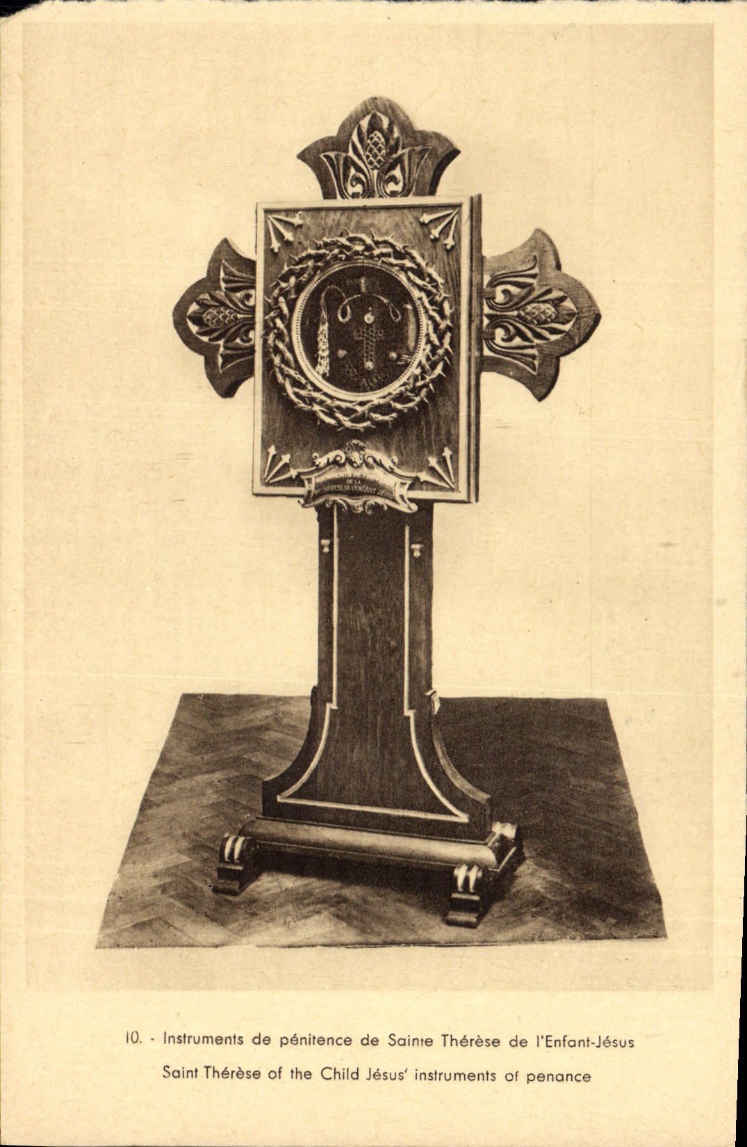 CPA Intruments de penitence de Sainte Therese de l'Enfant Jesus