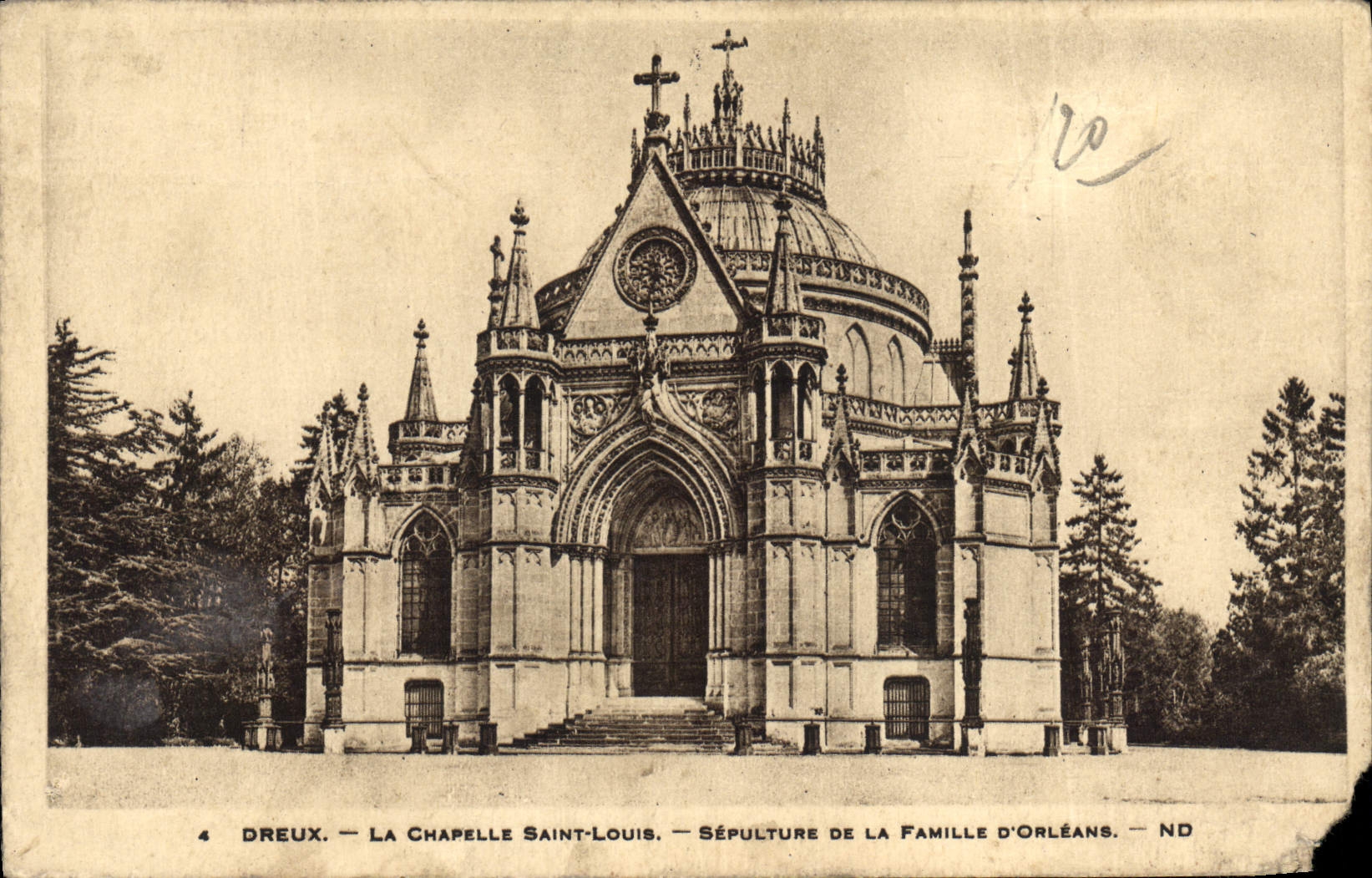 CPA Dreux la Chapelle Saint Louis Sepulture de la Famille d'Orleans 