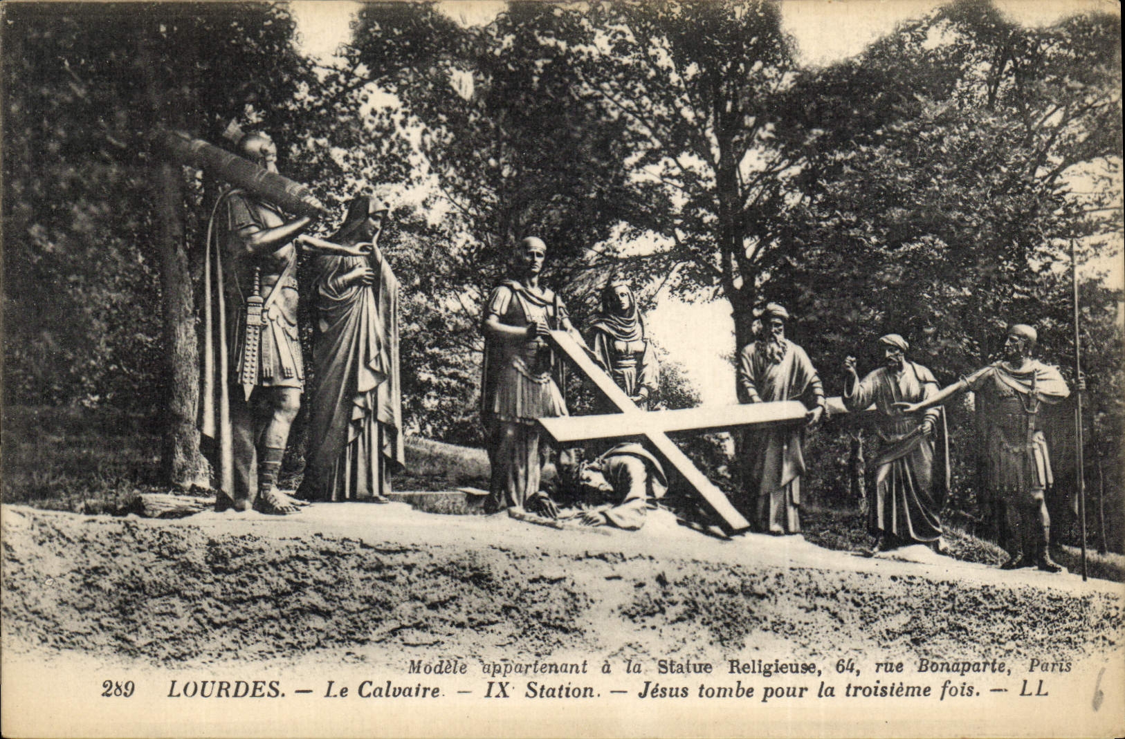 CPA Lourdes le Calvaire IX station Jesus tombe pour la troisieme fois 