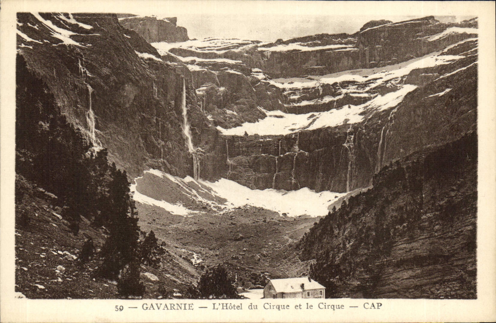 CPA Gavarnie l'Hotel du Cirque et le Cirque 