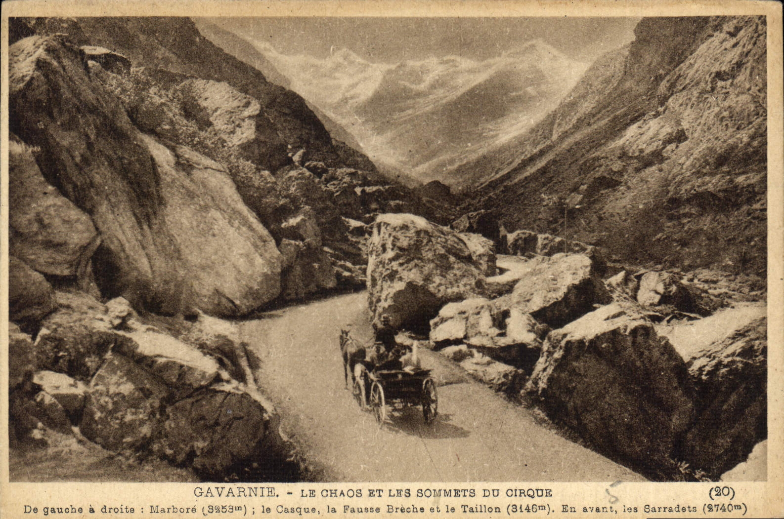 CPA Gavarnie le Chaos et les Sommets du Cirque de Gauche a droite Marbore le Casque la Faurre Breche