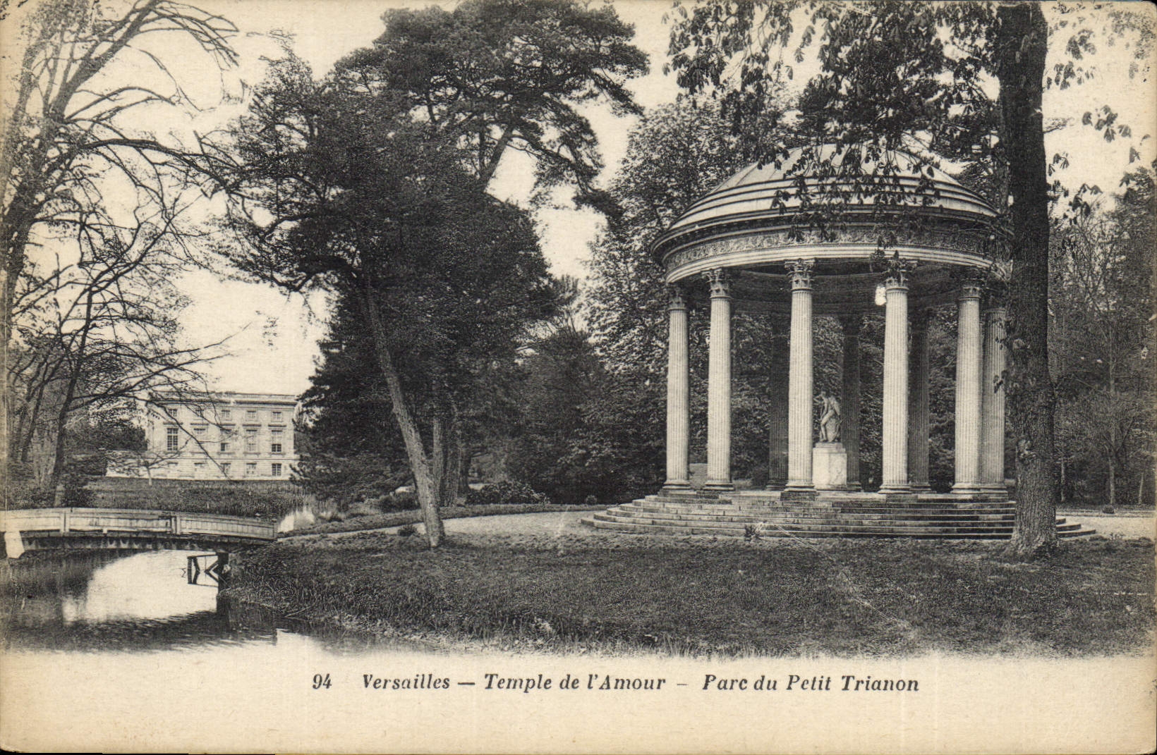 CPA Versailles Temple de l'Amour Parc du petit Trianon 