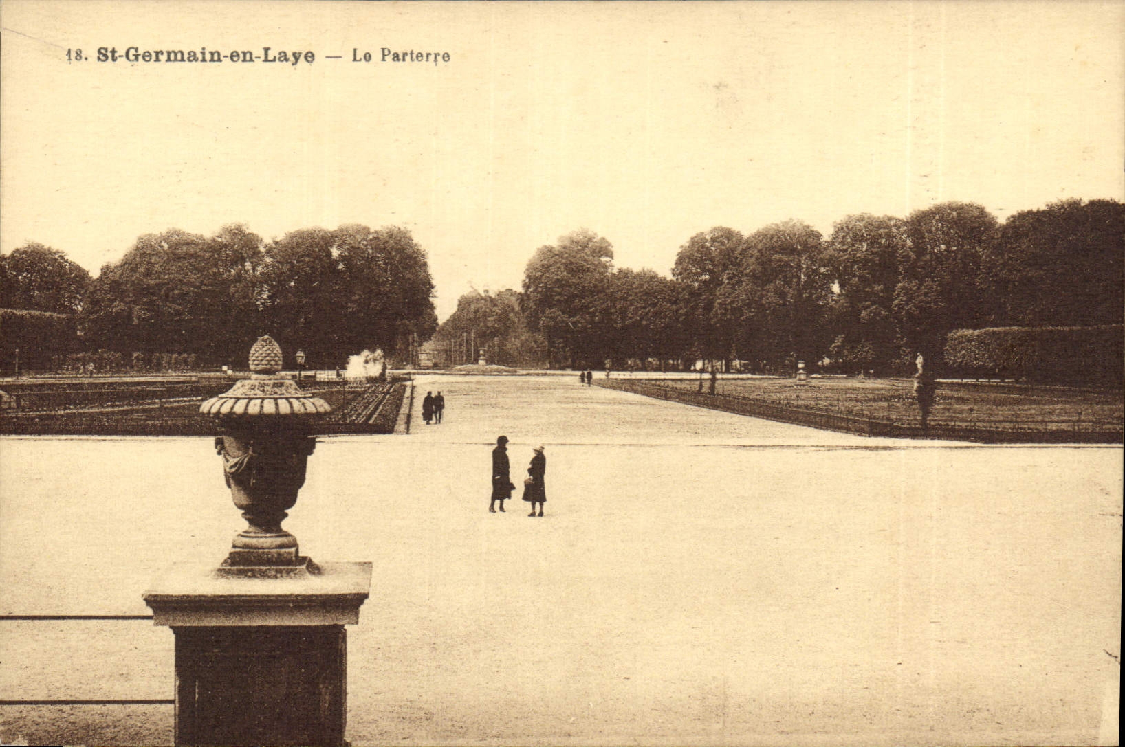 CPA St Germain en Laye le Parterro