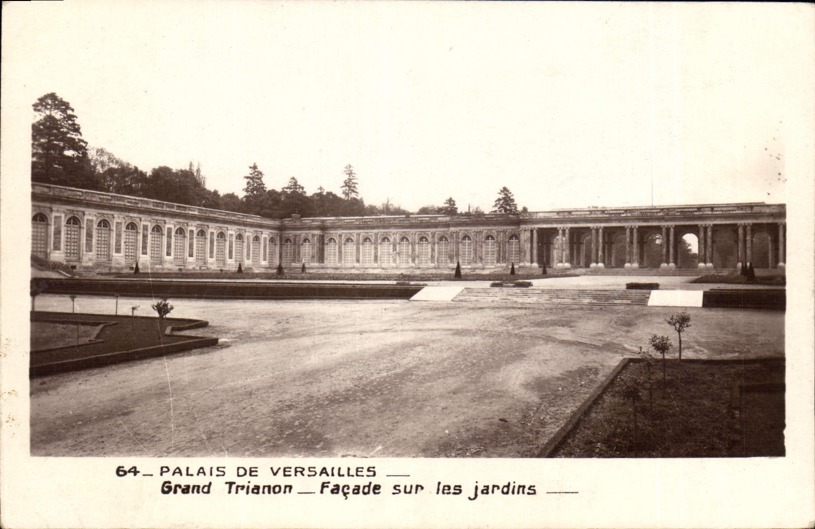 CPA Palais de Versailles Grand Trianon Facade sur les Jardins 