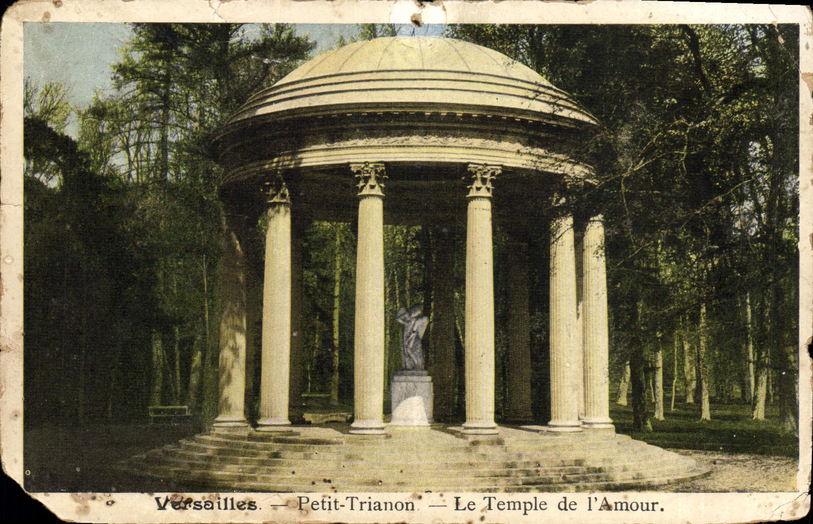 CPA Versailles Petit Trianon le Temple de l'Amour 