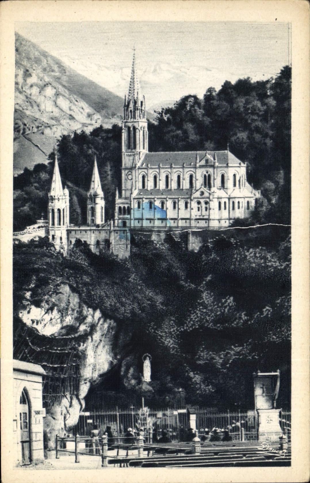 CPA Lourdes la Grotte et la Basilique 
