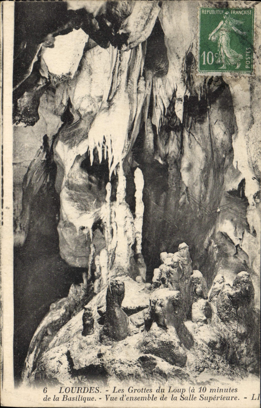 CPA Lourdes les Grottes du Loup a 10 minutes de la Basilique vue d'ensemble de la Salle Superieure 
