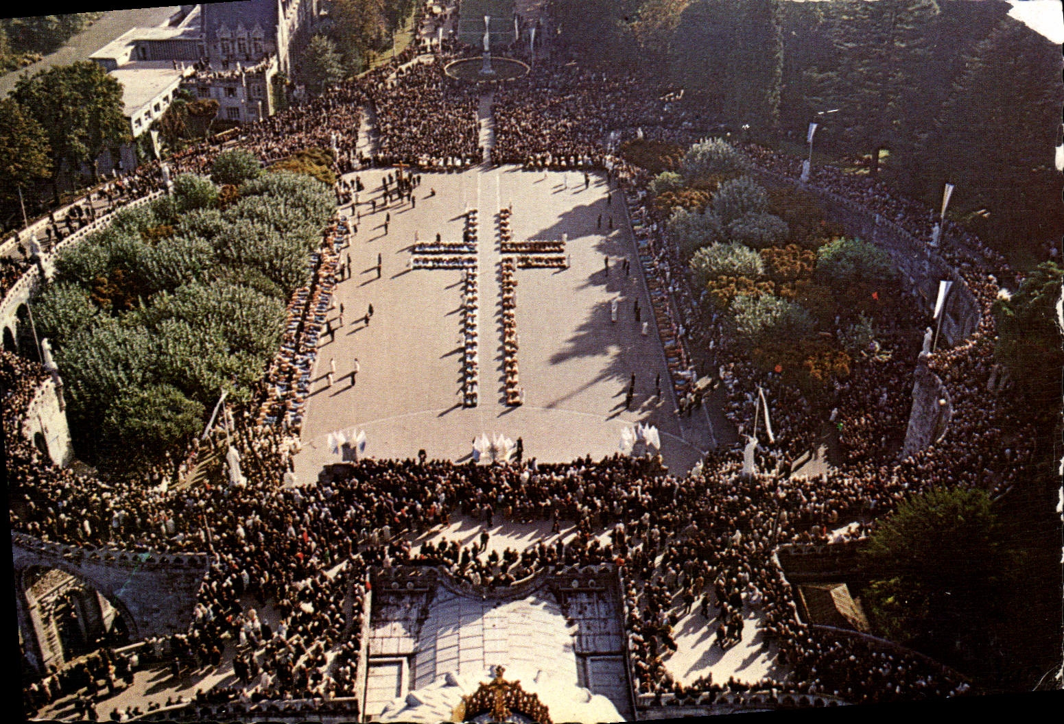 CPA Lourdes le Chemin de Croix des Malades pendant le Calvaire 
