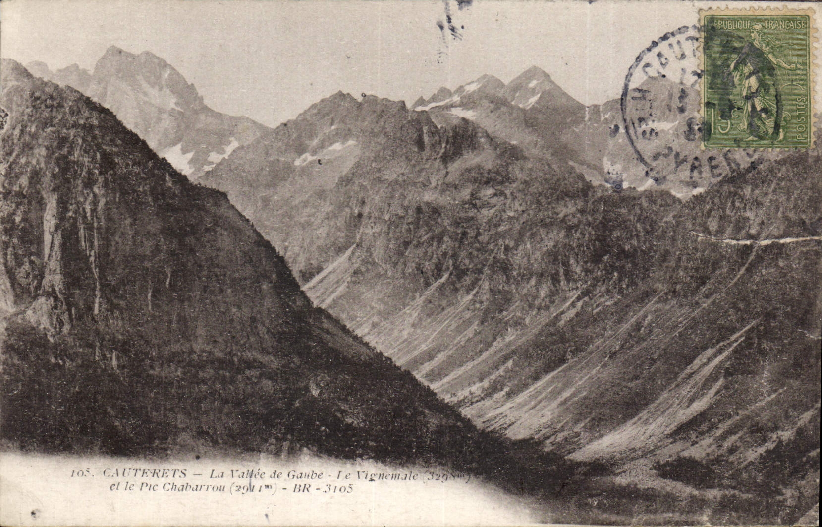 CPA Cauterets la Vallee de Gaube le Vignemale et le Pic Chabarrou 