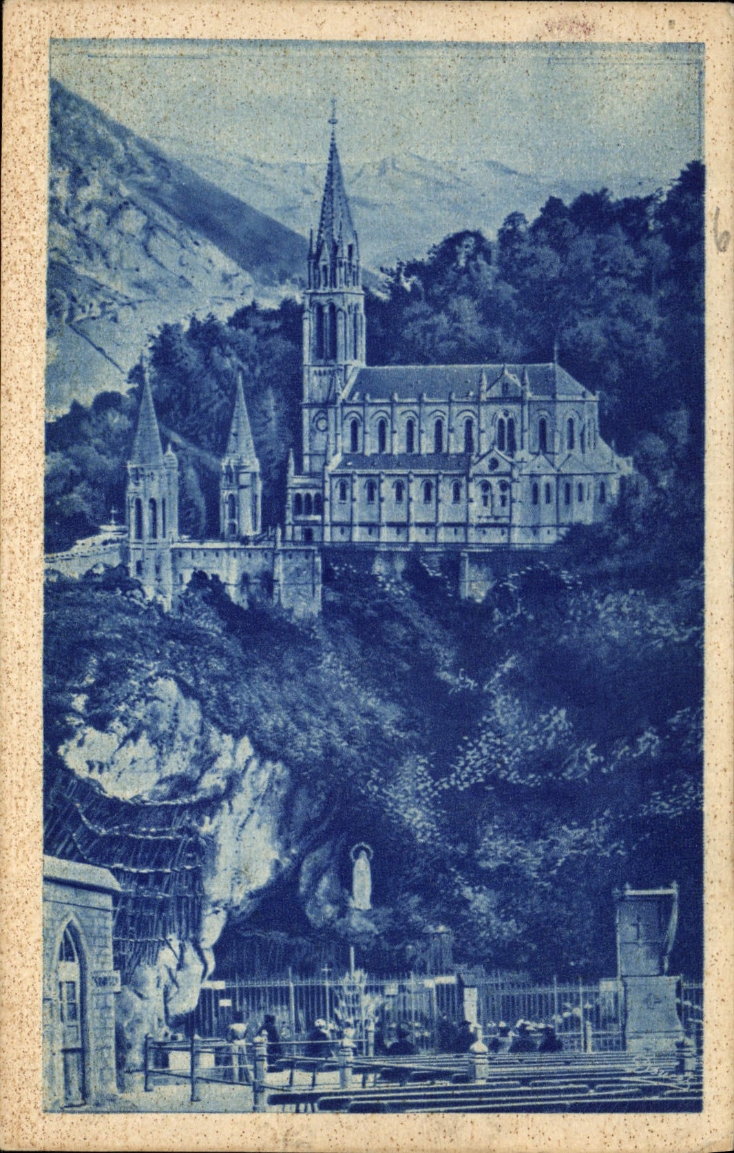 CPA Lourdes la grotte et la Basilique 